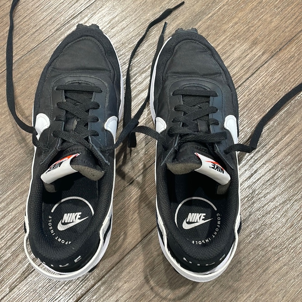 Women’s Nike size 8 sneakers
